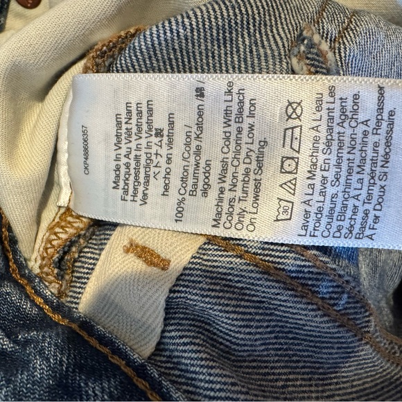 Madewell Darted Barrel Leg Jean (27) - Picture 14 of 14